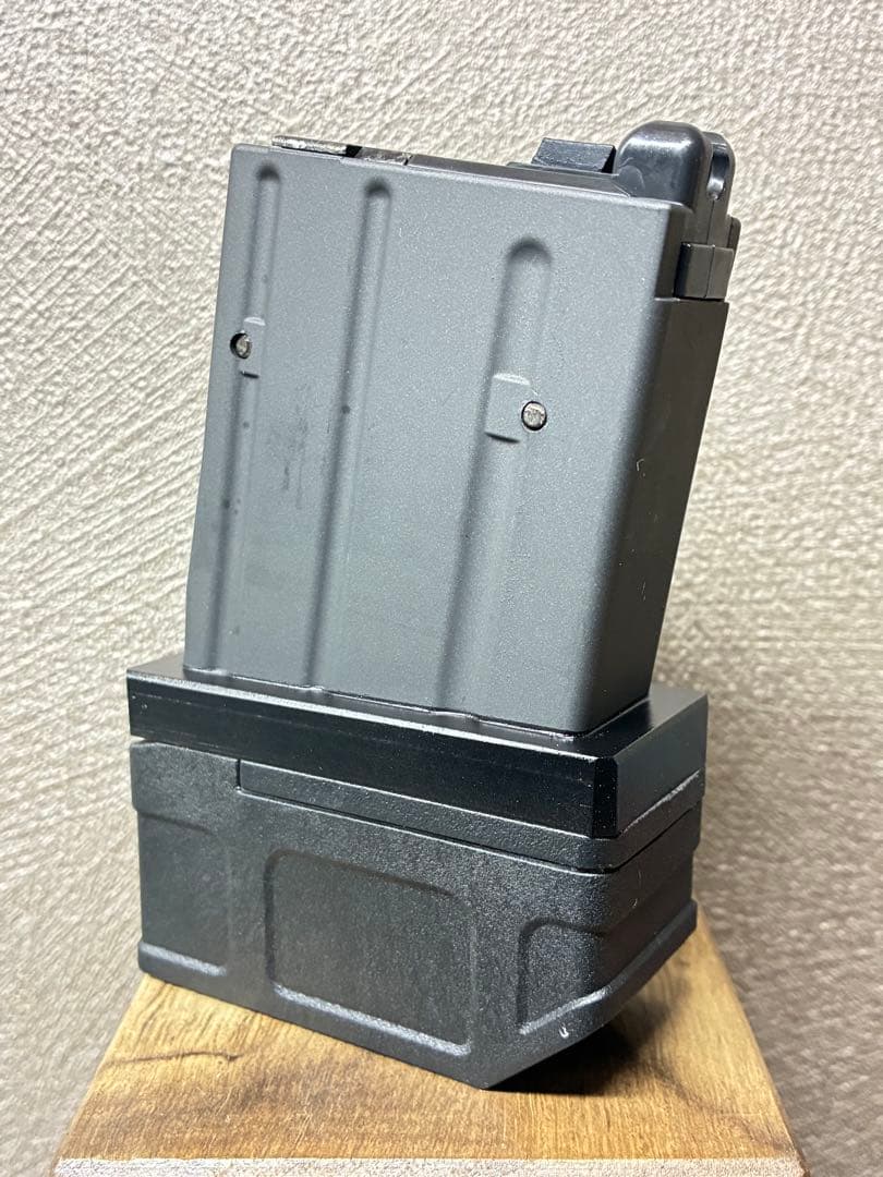 R8-01 東京マルイ GBB M4 マガジンアダプター 外部ソース仕様