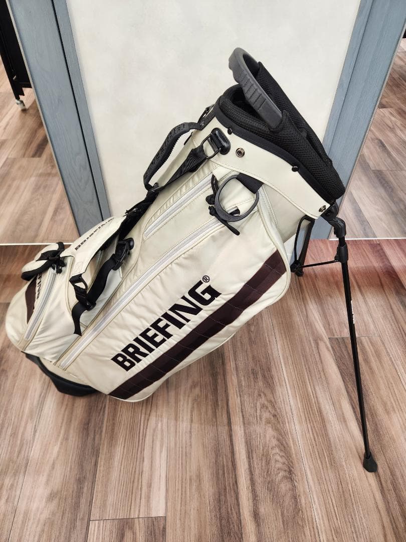 ぶりーふぃんぐーBRIEFING ホワイト キャディバッグ(中古)
