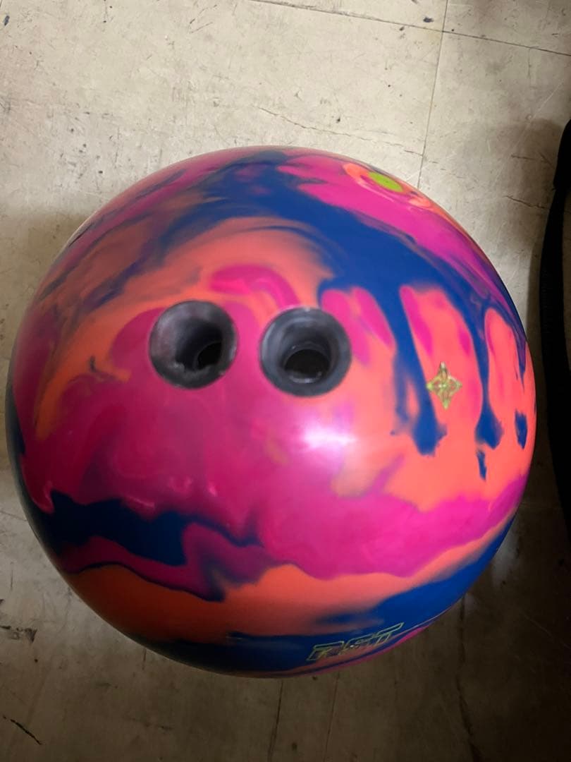 ボウリングボール　RSTハイパードライブ15.3