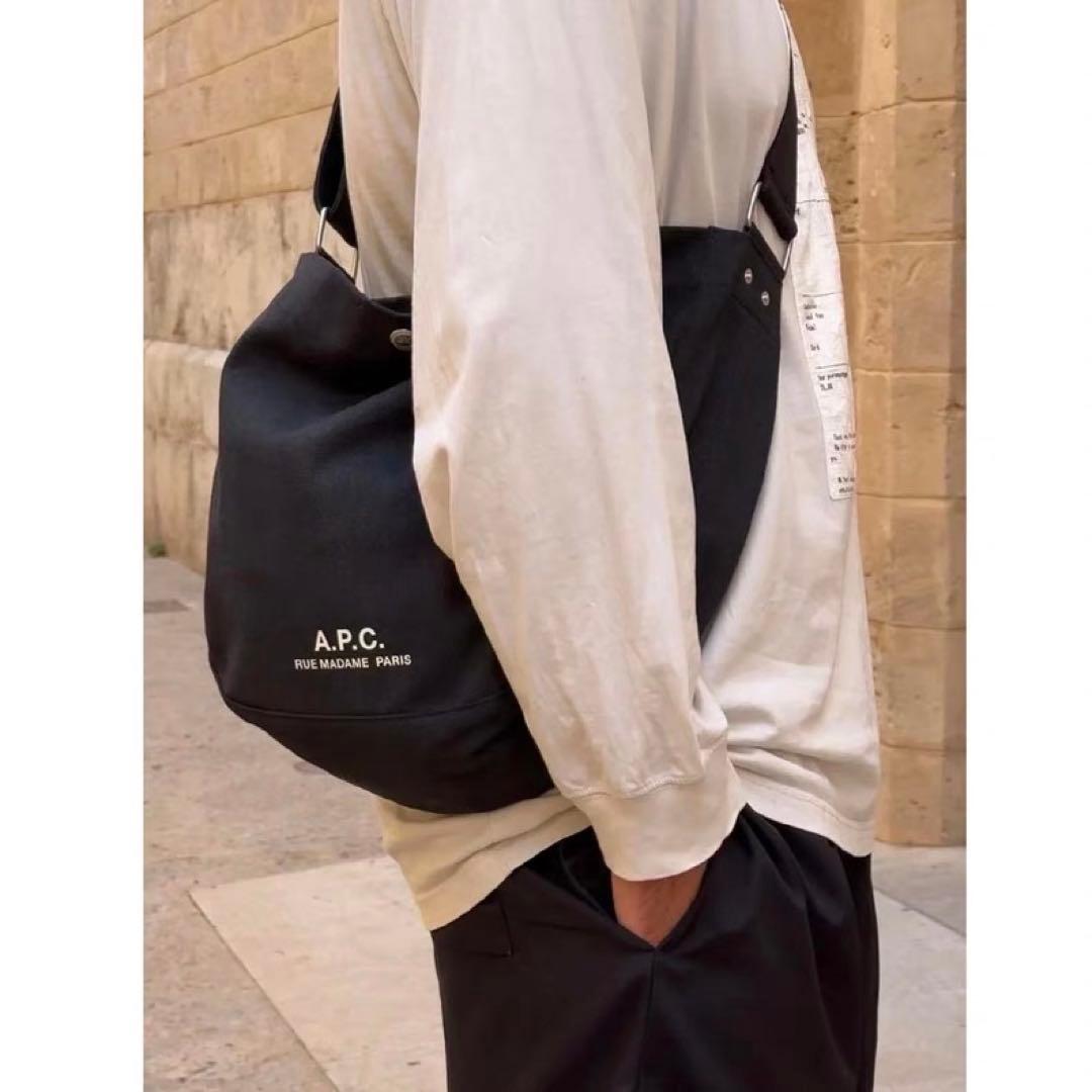 A.P.C JOURNAL SMAL アーペーセー ショルダーバッグ