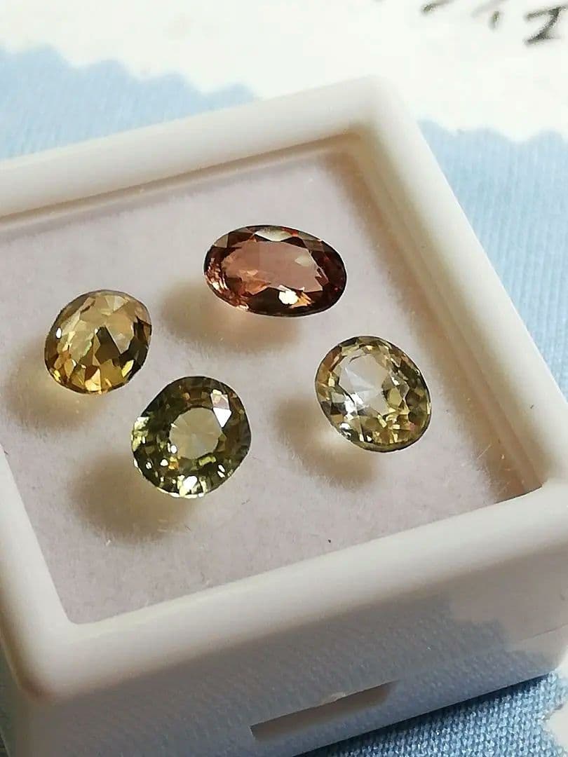 天然！4色 キラキラジルコン ルース　 希少カラー