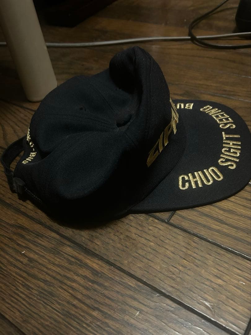 りょう　ZIPANG 黒 キャップ ゴールド刺繍