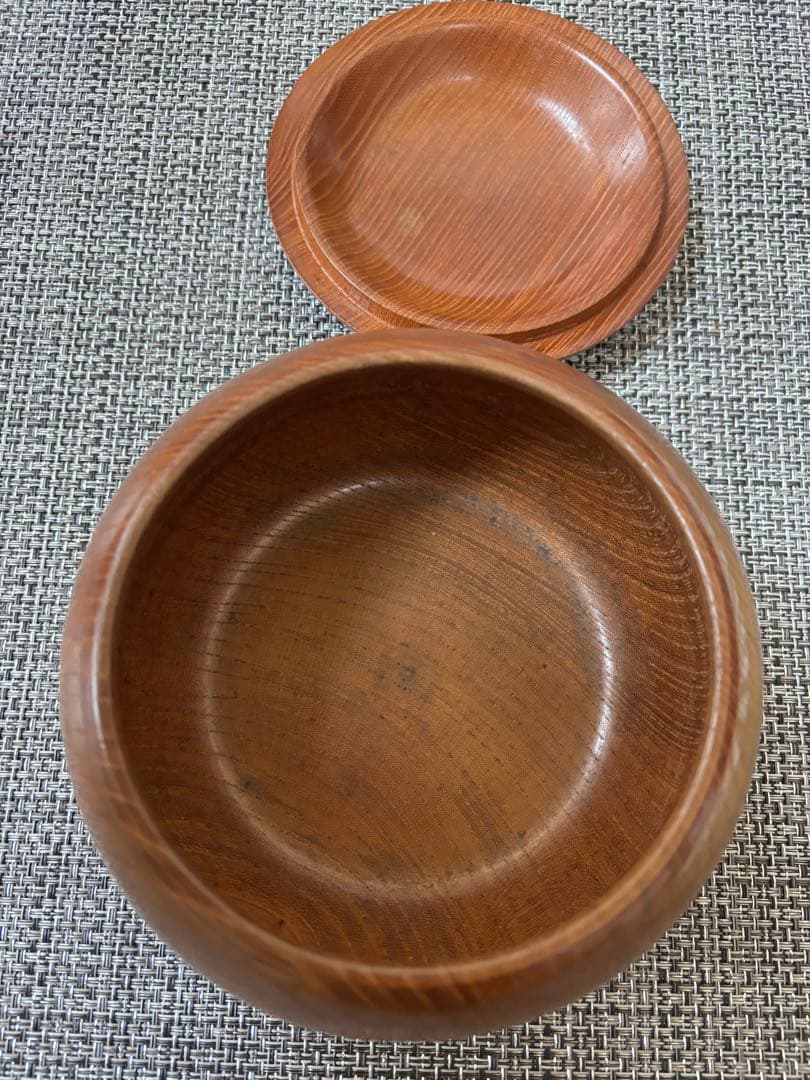 本格囲碁セット　基盤　蛤碁石　黒石　脚/へそ　桐のケース付き