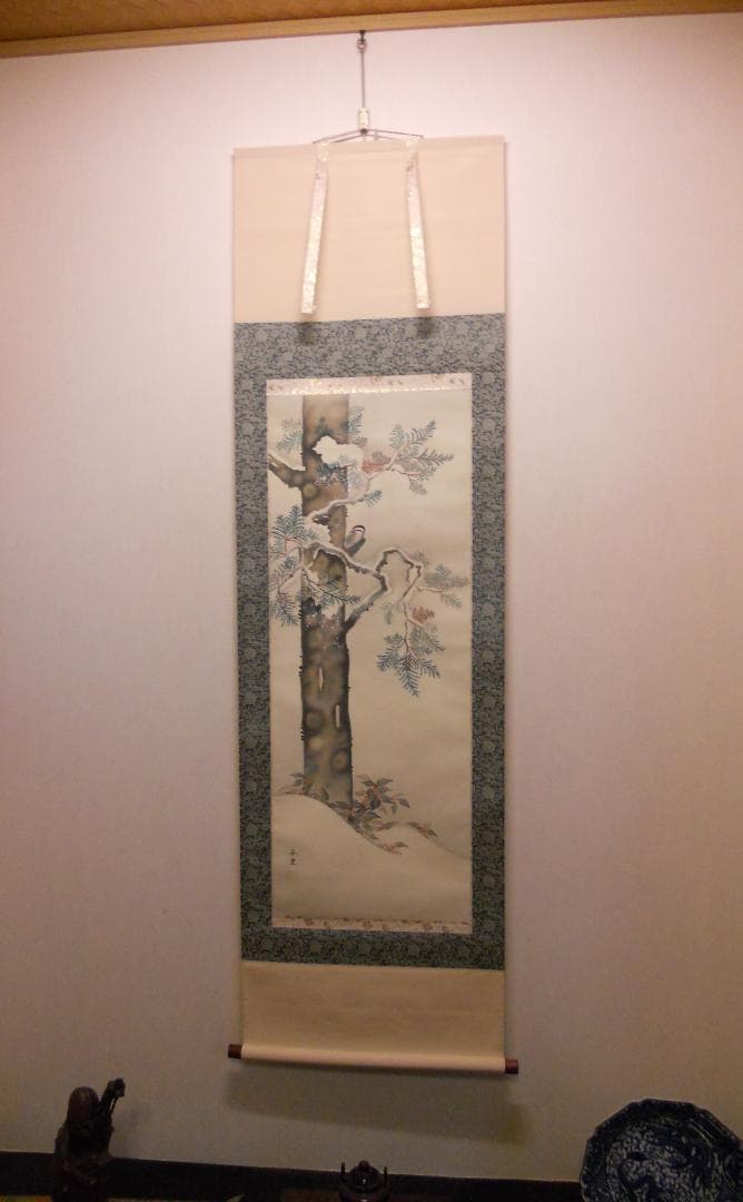 掛け軸 飯島千里 檜に啄木鳥図 絹本 希少 軸装 茶道具 掛軸 美品 です。