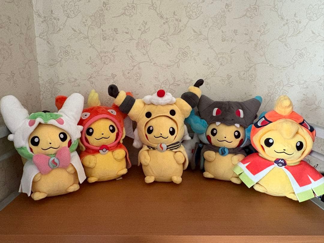 【最終値下げ】　ポンチョを着たピカチュウ　ぬいぐるみ　まとめ売り