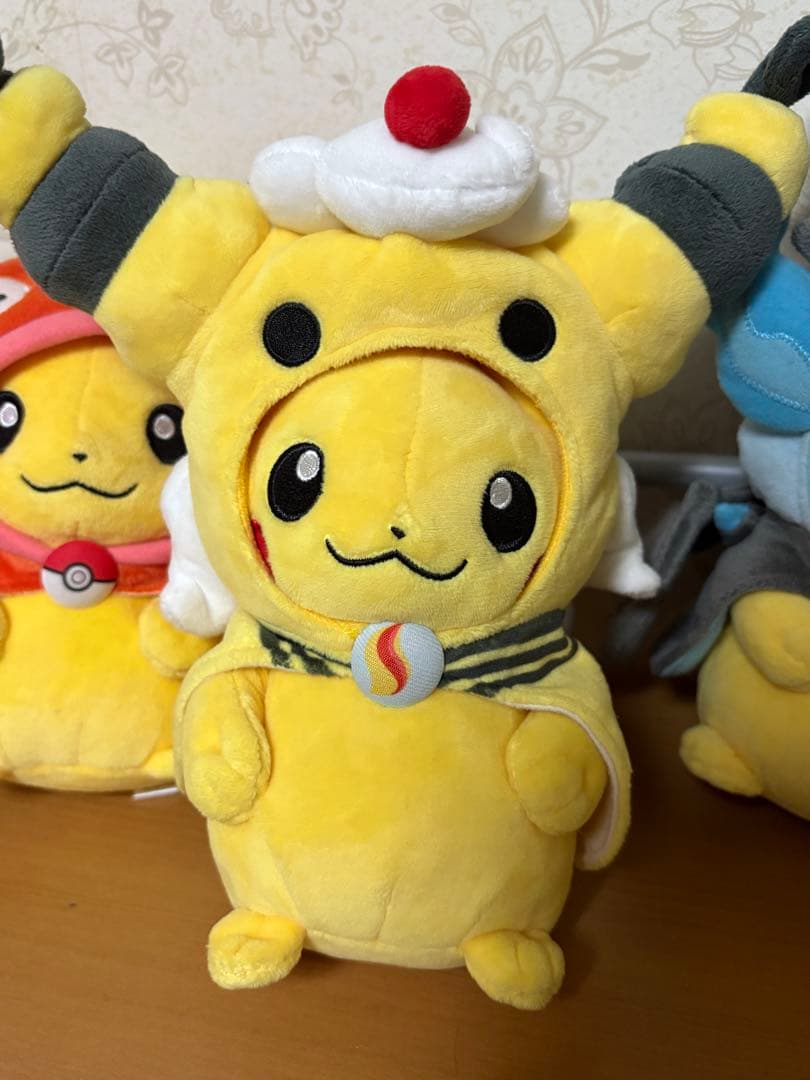 【最終値下げ】　ポンチョを着たピカチュウ　ぬいぐるみ　まとめ売り