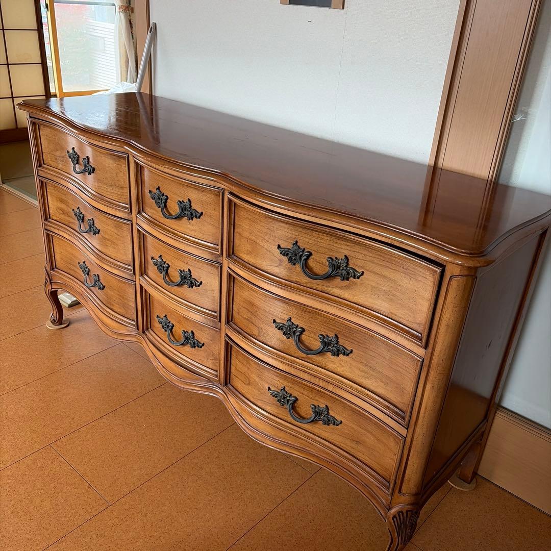 アメリカヴィンテージ　ディキシー(Dixie) 猫脚サイドボード