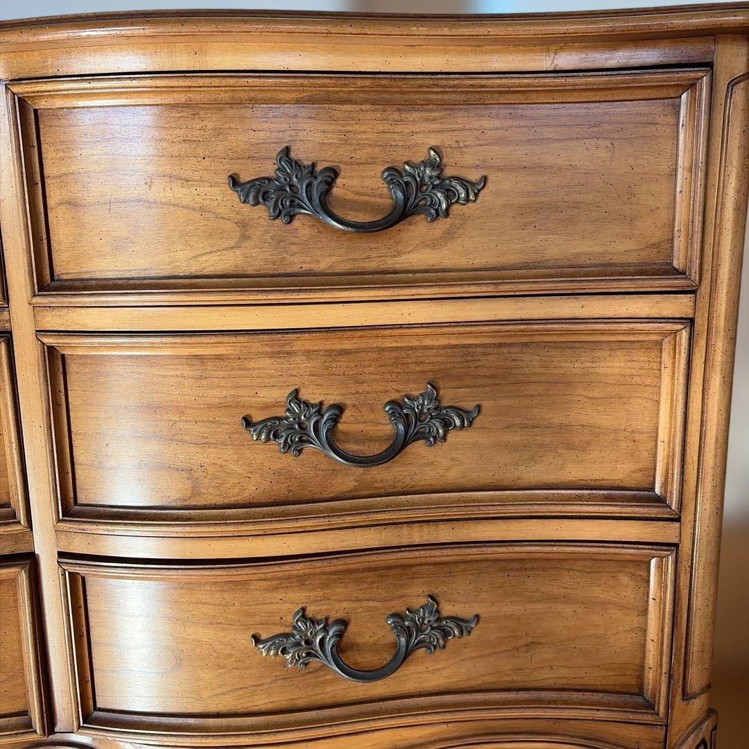 アメリカヴィンテージ　ディキシー(Dixie) 猫脚サイドボード