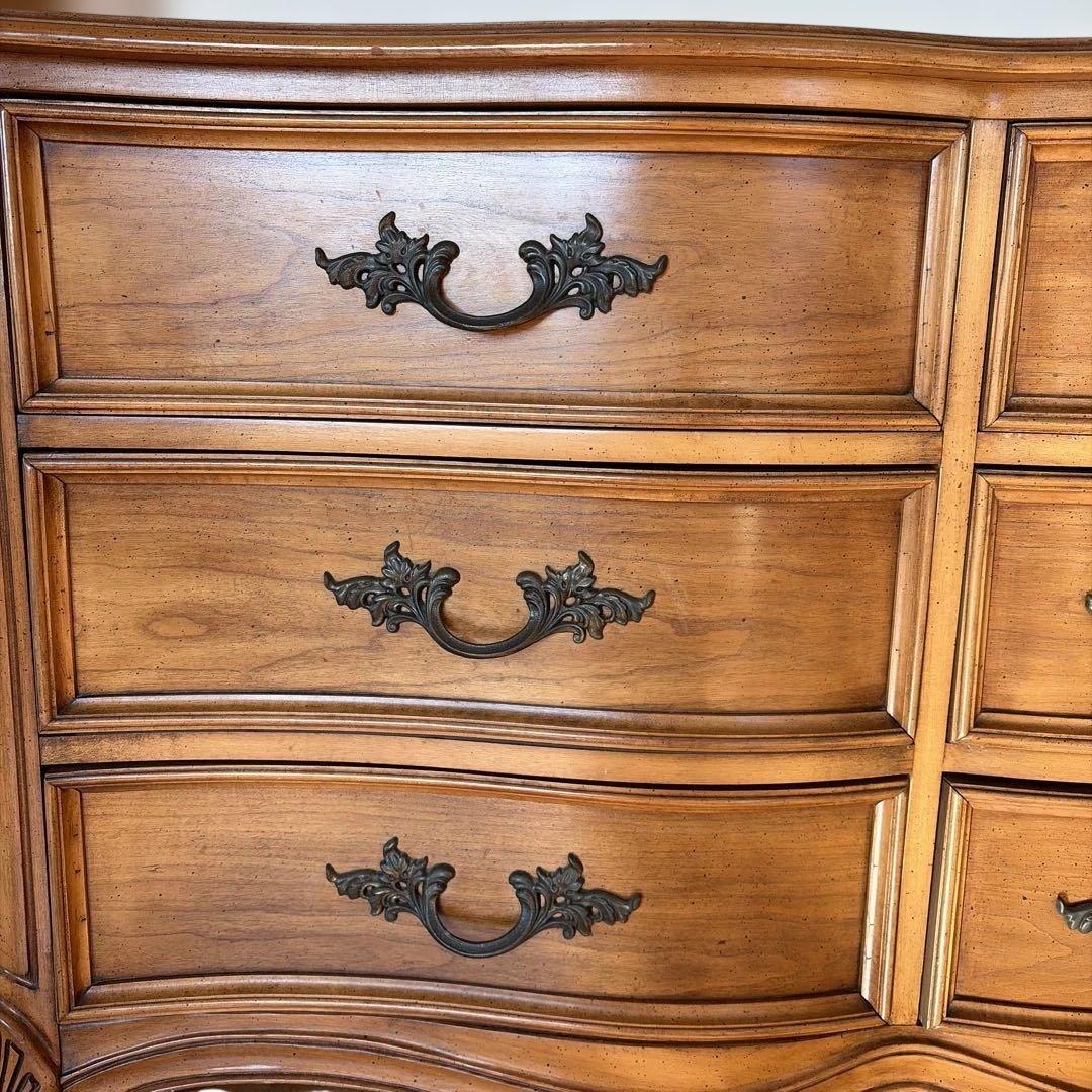 アメリカヴィンテージ　ディキシー(Dixie) 猫脚サイドボード