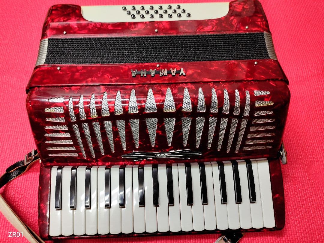 YAMAHA アコーディオン 赤 マーブル模様