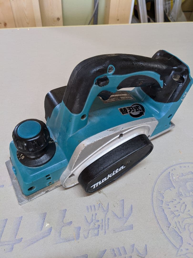 マキタ　充電カンナ　14.4Ｖ　超硬刃仕様