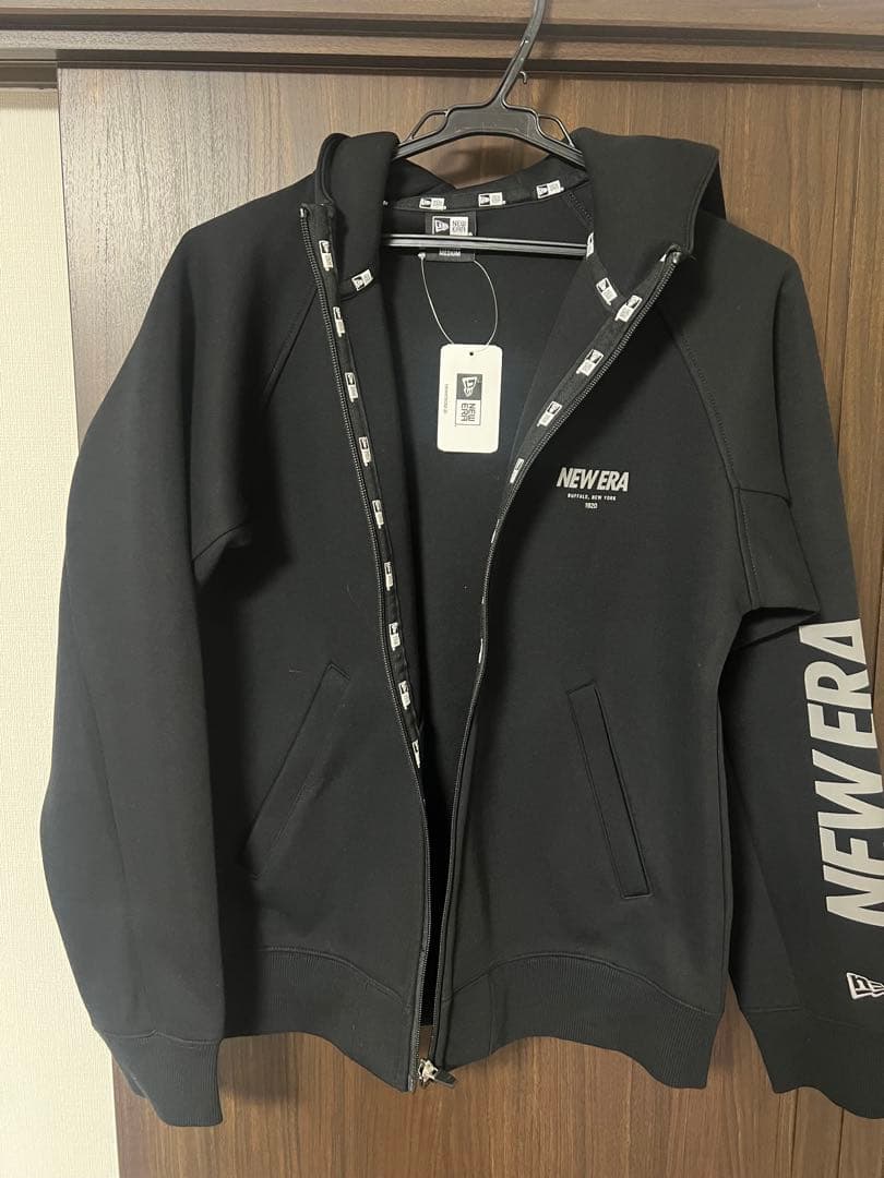ニューエラ スウェット 上下 メンズ テック フード付き 保温 黒