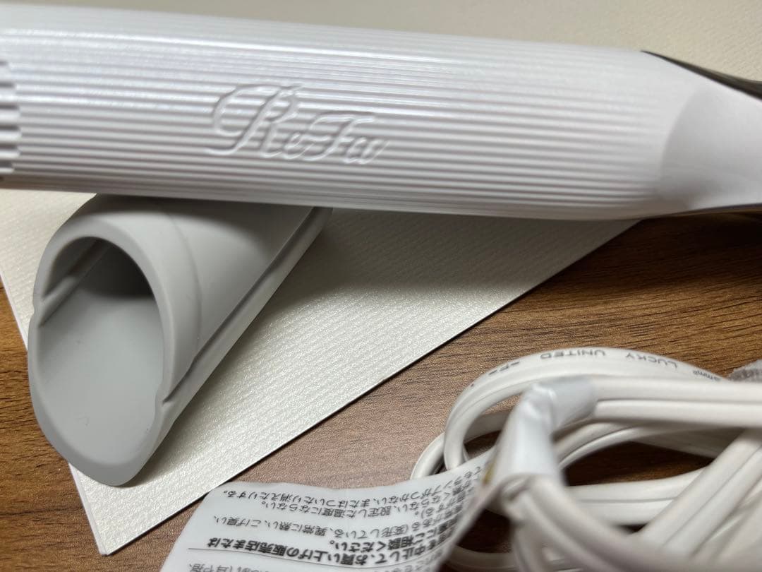 ReFa ストレートアイロン RE-AC02A リファ　半額