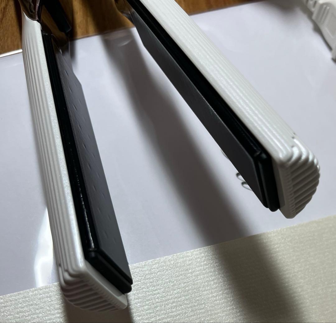 ReFa ストレートアイロン RE-AC02A リファ　半額