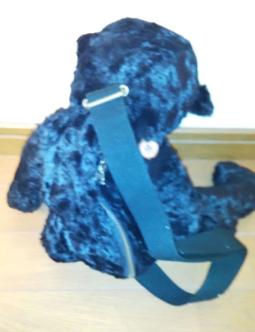 値下げ★新品未使用黒クマ型ぬいぐるみ ショルダーストラップ付き