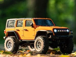 ラジコンカー オフロード ジープ 充電式 連動ライト 2.4GHz クローラー