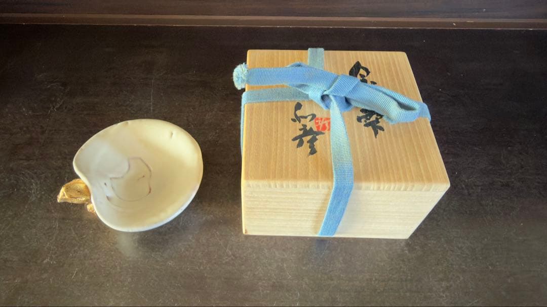 り*ん様 陶器 貝殻型小物入れ 木箱付き