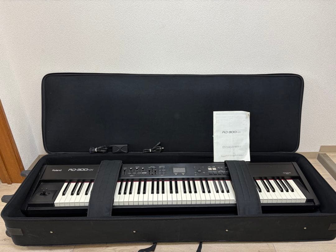 ローランド シンセサイザー RD-300NX GATOR CASES 付き