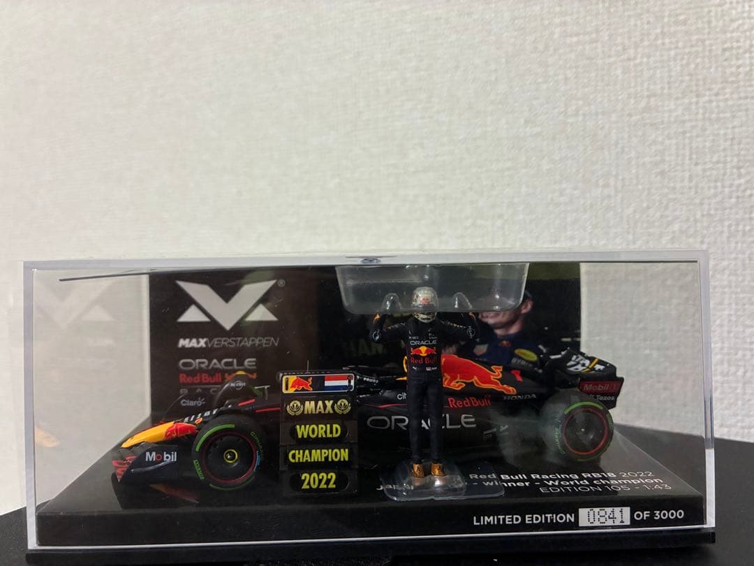 MINICHAMPS 1/43 レッドブルRB18 フェルスタッペン別注