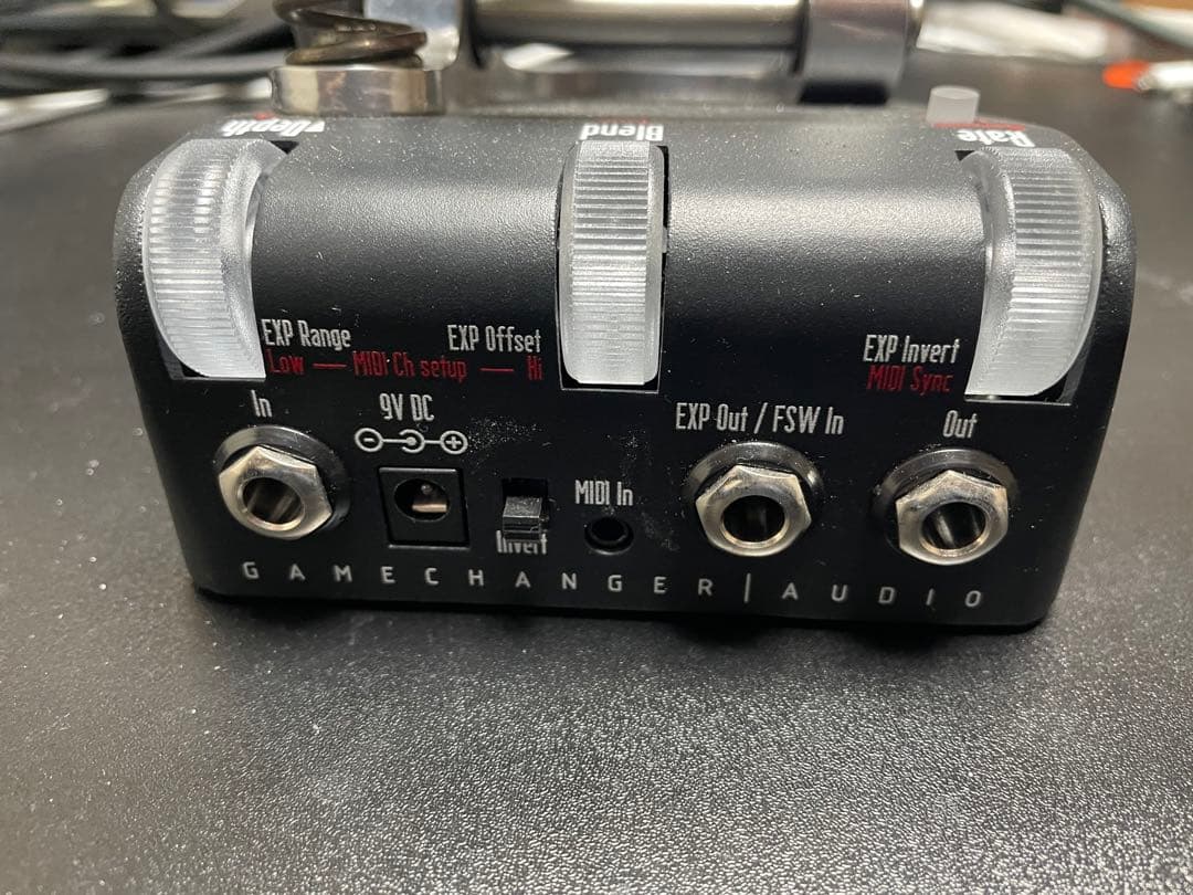 ギター GAMECHANGER AUDIO BIGSBY PEDAL