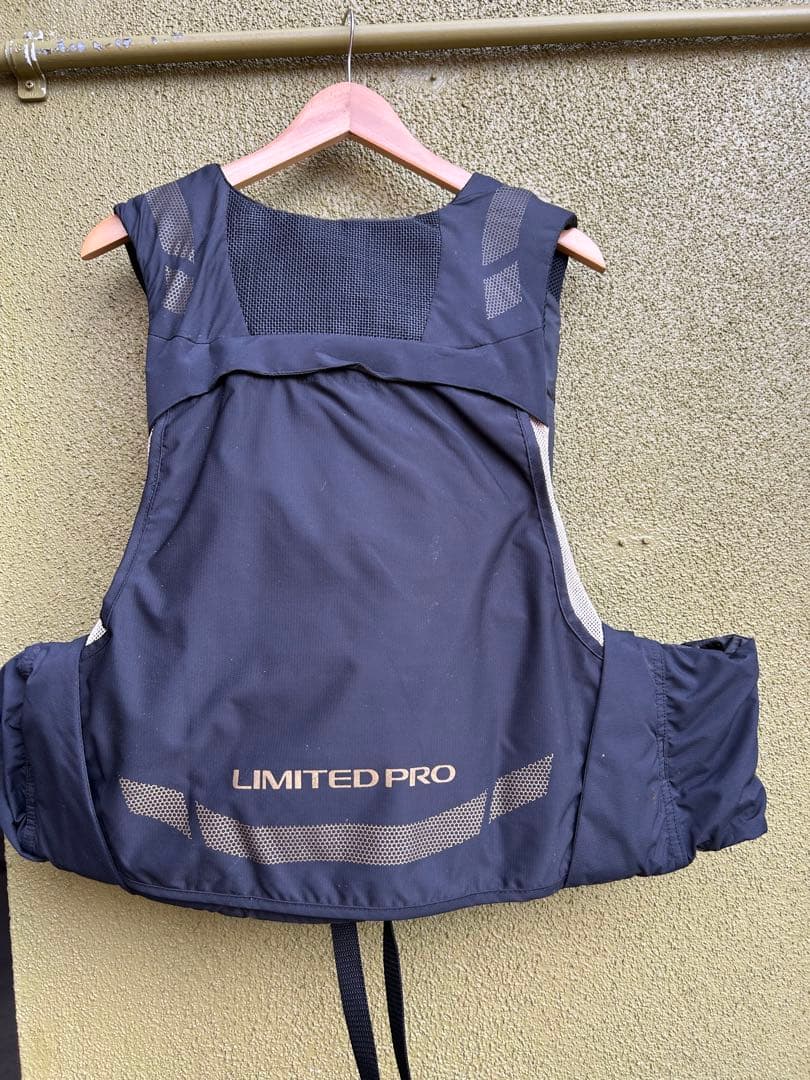 SHIMANO LIMITED PRO ライフジャケット