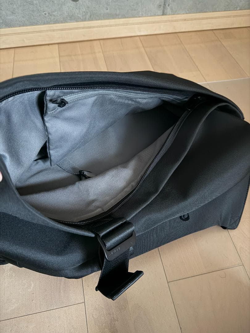 【美品】cote&ciel コートエシエル M 正規品・PC対応・立体構造