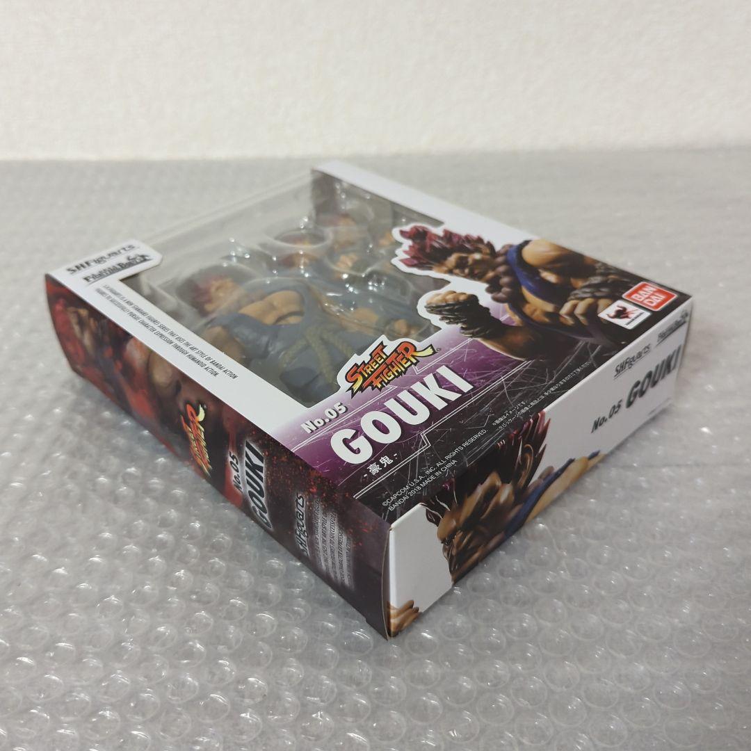 【希少・未開封品】S.H.フィギュアーツ 豪鬼 ストリートファイター フィギュア