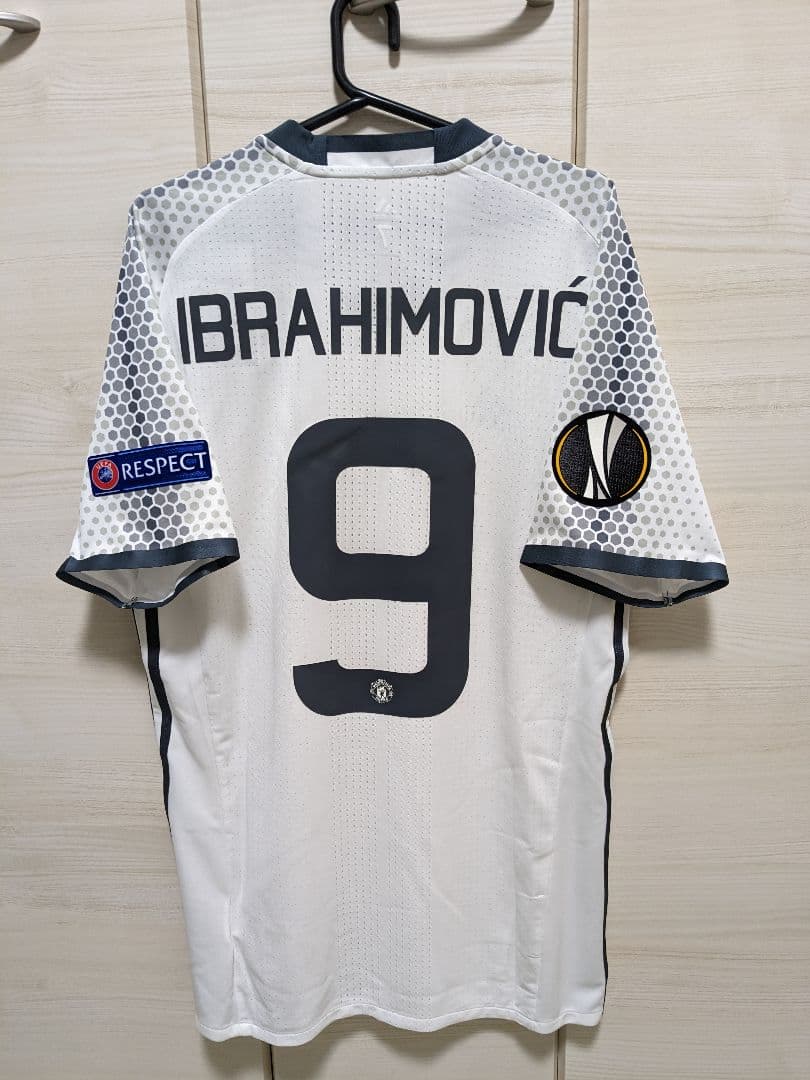 ２０１６シーズン　マンチェスターユナイテッド　イブラヒモビッチ　ユニフォーム