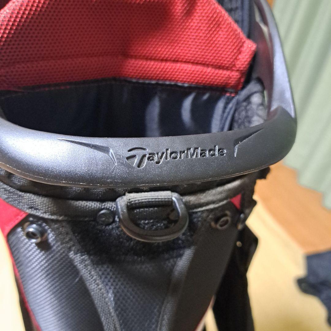 TaylorMadeスタンド式キャディバッグ 黒/赤。フード付き。極美品！