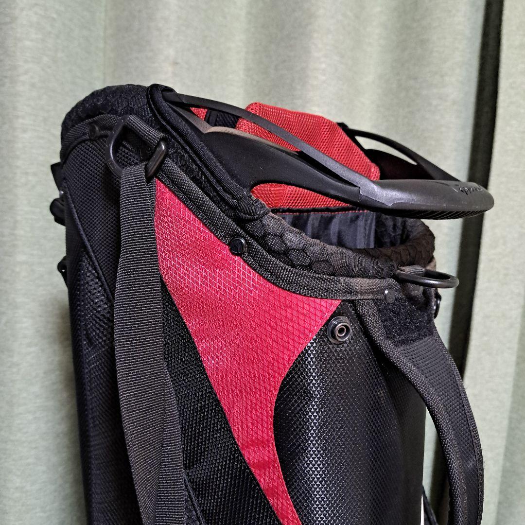 TaylorMadeスタンド式キャディバッグ 黒/赤。フード付き。極美品！