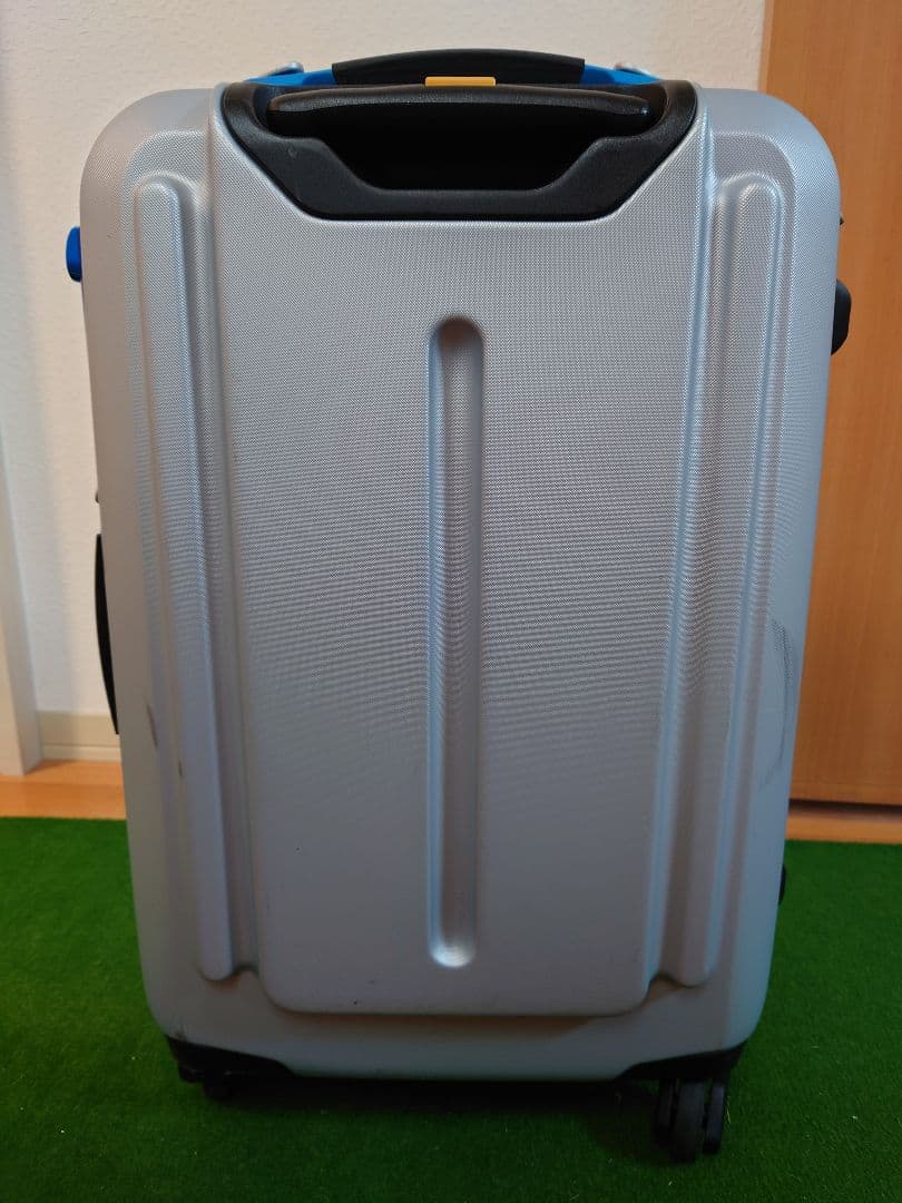 イノベーター　スーツケース　機内持ち込みサイズ
