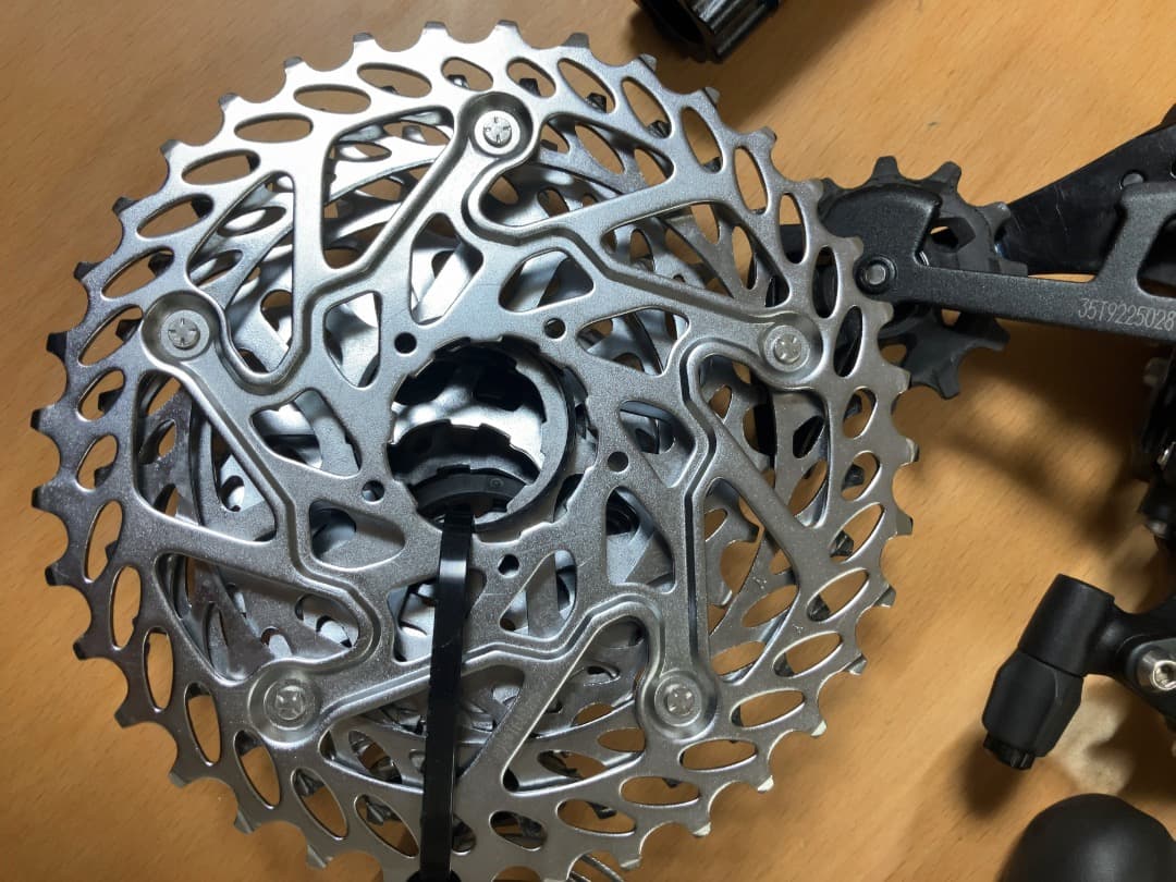 SRAM機械式11速クランク(170)、シフター(1x)、RD、スプロケセット