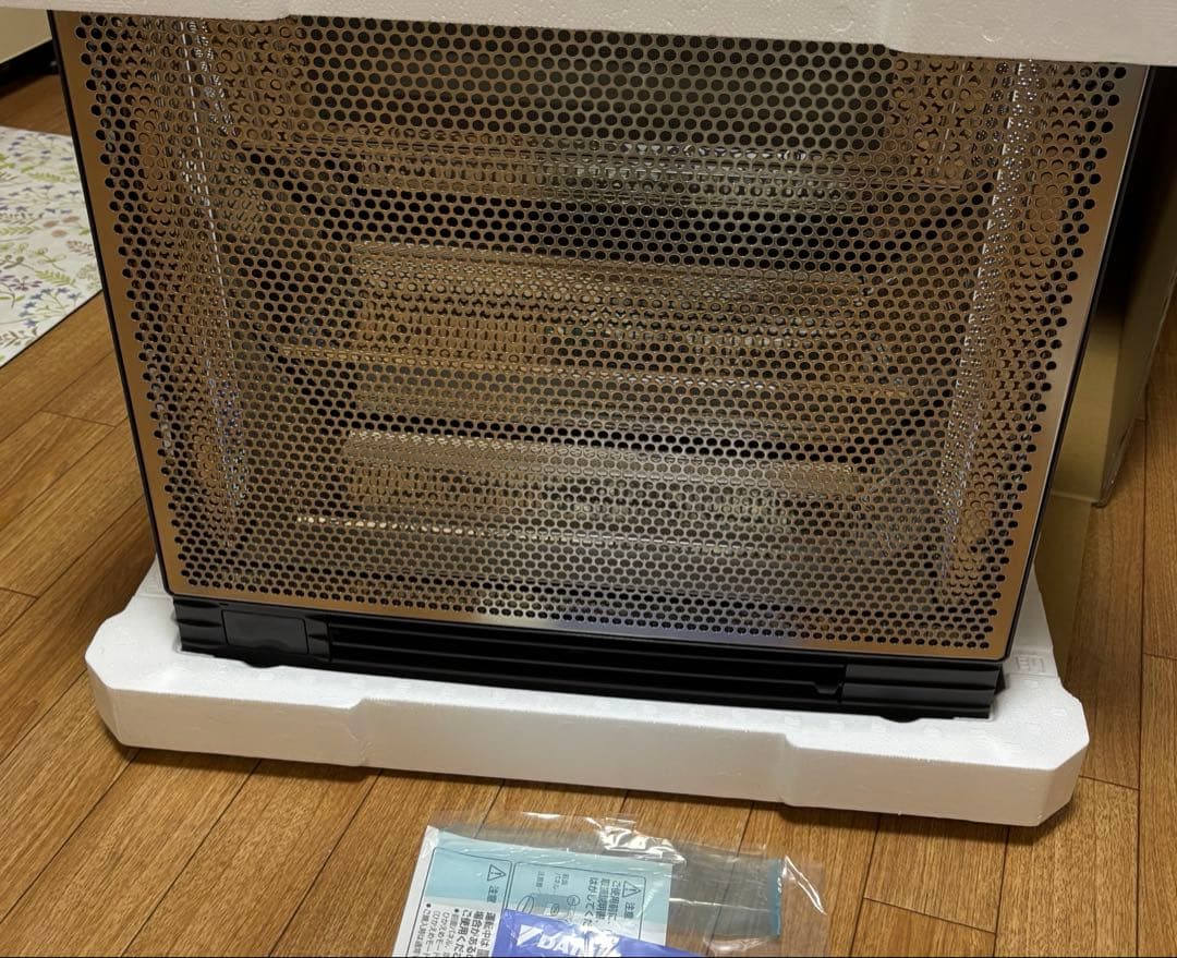 ダイキン　ハイブリッドセラムヒート　WRH135AS-H 2024年製