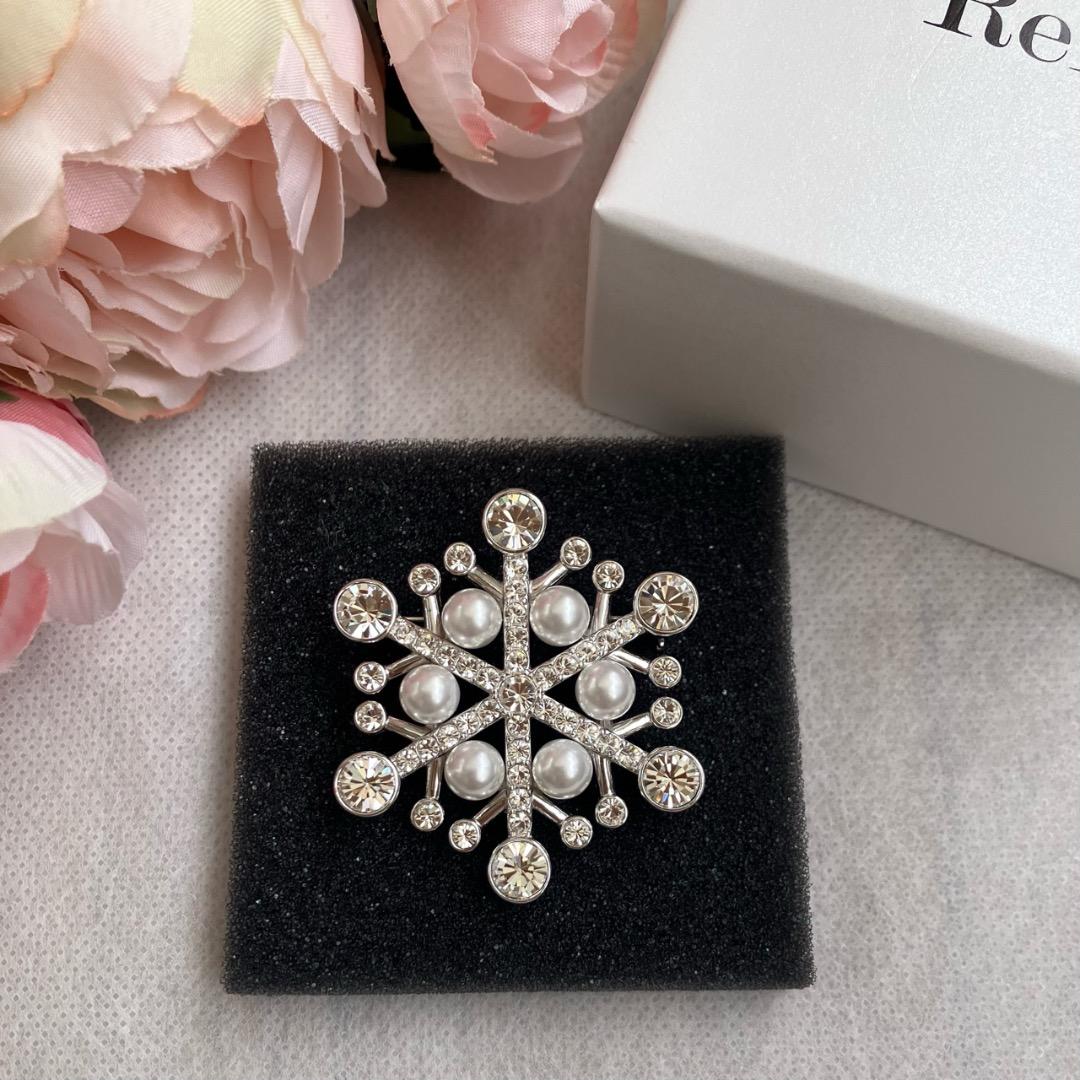 【ルネ】雪の結晶♡ブローチ