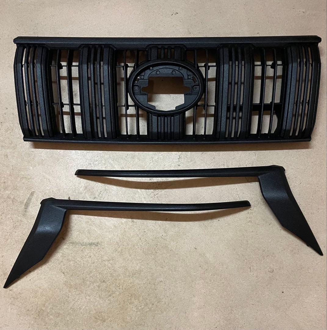 プラド150後期フロントグリル【カメラ無しチッピング➕マッドブラック塗装】