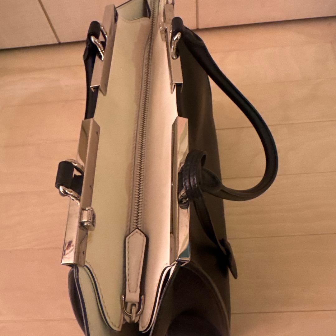 FENDI黒のレザートートバッグ