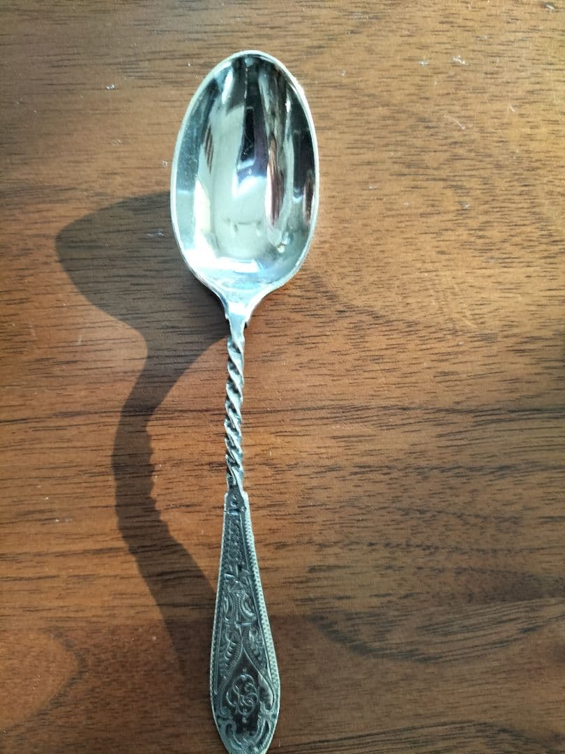 アンティーク　正統派のティースプーン（イギリス）