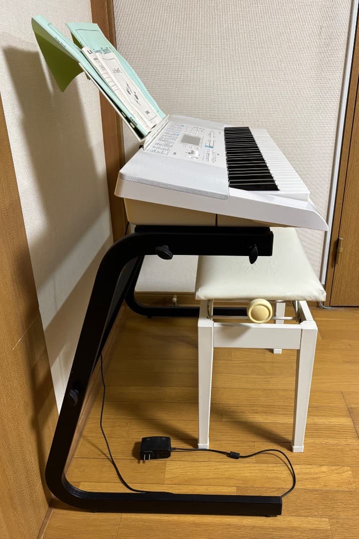 【3点セット】CASIO LK-223 電子キーボード (スタンド・椅子付き)