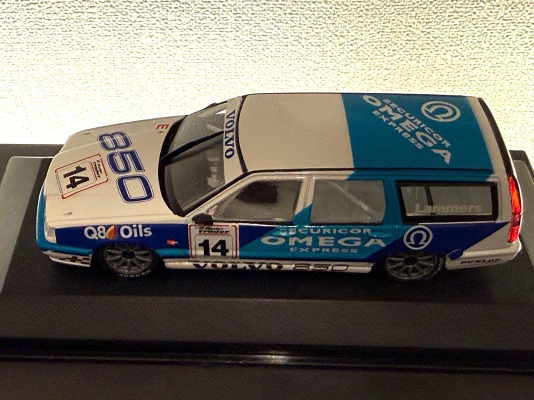 ミニチャンプスVolvo 850 BTCC仕様 ミニカー 1/43