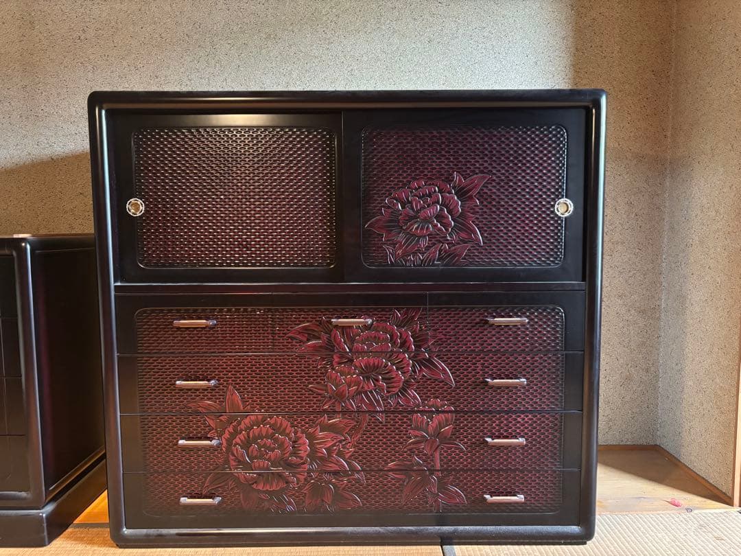 鎌倉彫　桐箪笥