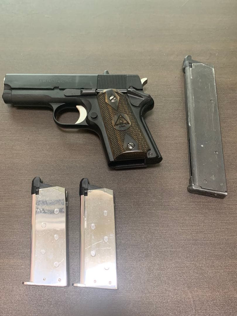 デトニクス.45　コンバットマスター　 木製グリップ 3マガジン