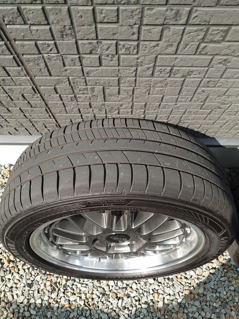 送料込　levanna V10LTH　18インチ　タイヤバリ山　美品　ハイエース