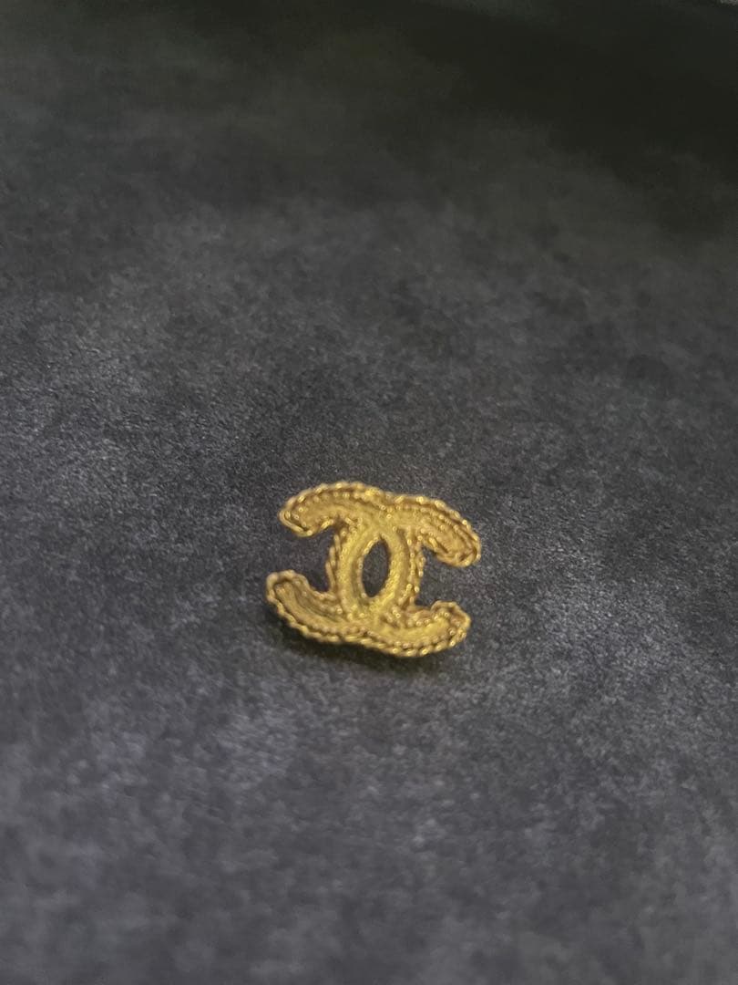 CHANEL ゴールドロゴピアス