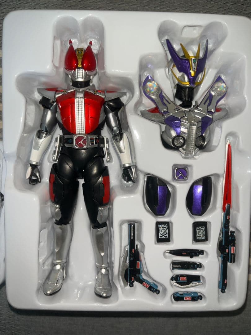 S.H.Figuarts真骨彫製法 仮面ライダー電王ソードフォーム.ガンフォーム