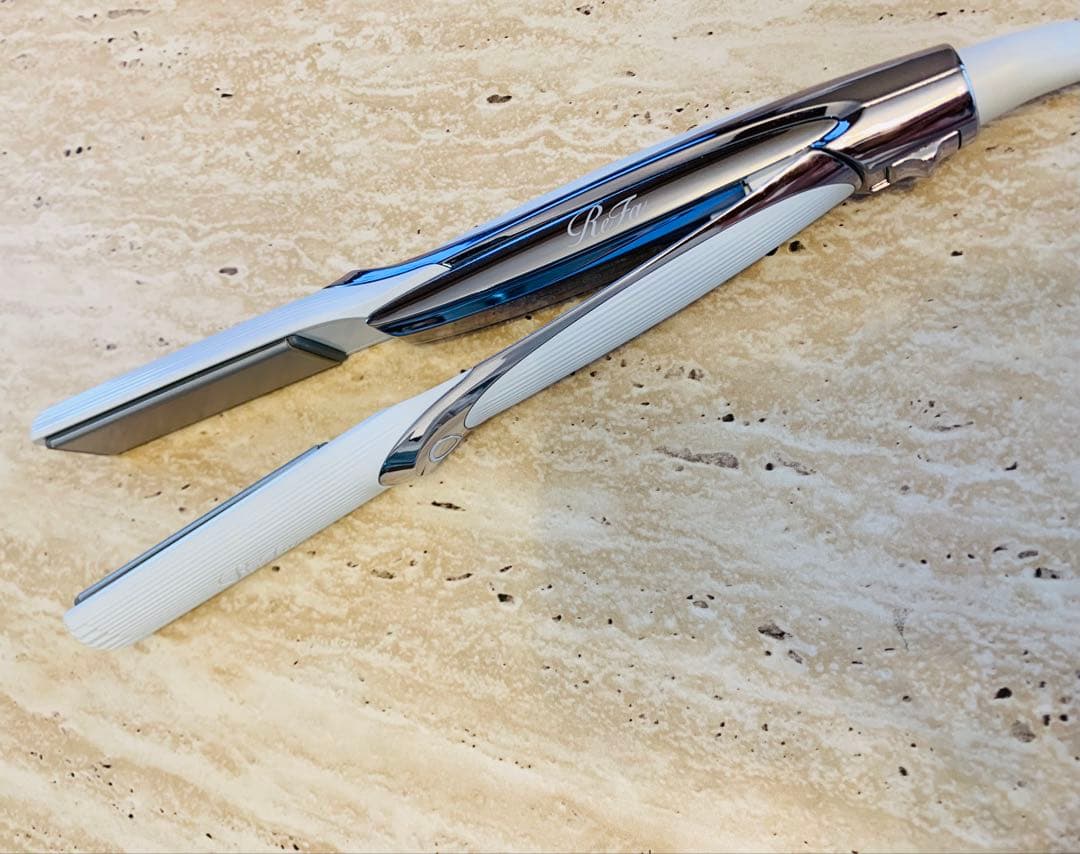 リファ　ReFa ストレートアイロン　ホワイト