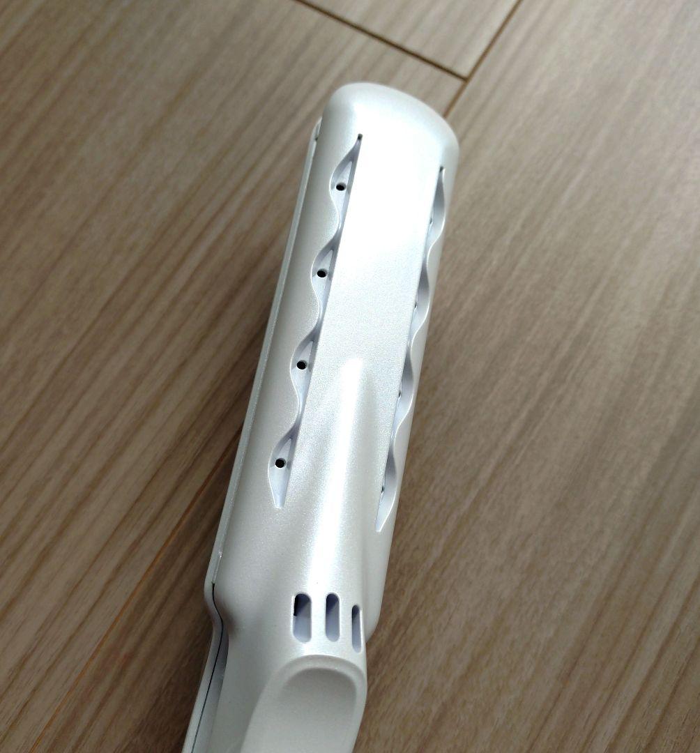 ほぼ未使用／KINUJO　絹女　ストレートヘアアイロン　ホワイト