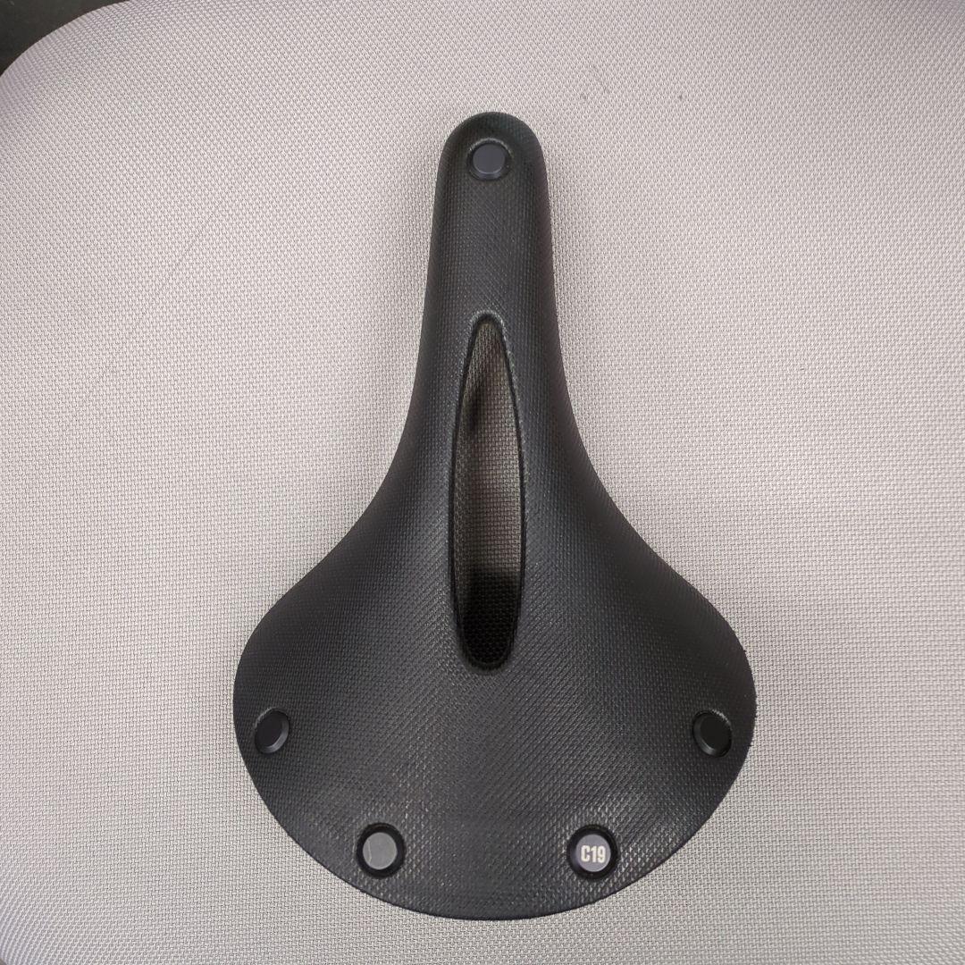 BROOKS C19 サドル ブラック