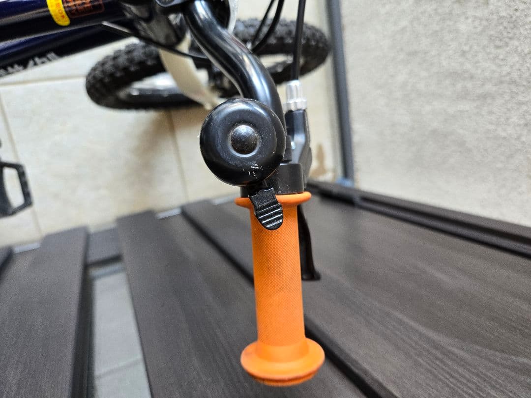 【値下げ】(直接引き渡し希望)ヨツバサイクル 16インチ 幼児用自転車 ネイビー