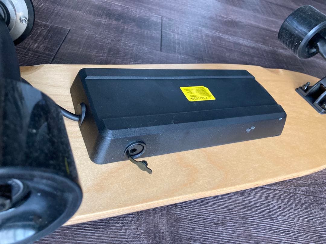 FUGU エレクトリックスケートボード　電動スケートボード