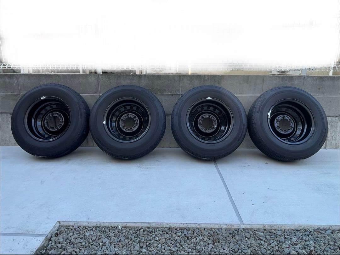 ハイエース　ブリヂストン 195/80R15 LT タイヤ ホイール セット4本